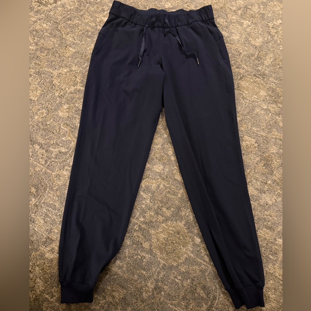 Lululemon On The Fly Jogger 28” Woven